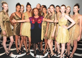 Diane Von Furstenberg si celebra rochie “parte peste parte”