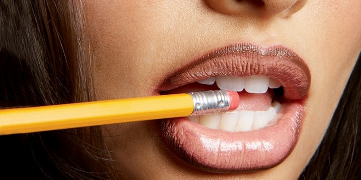 10 Things Men Find Unattractive Lip Liner