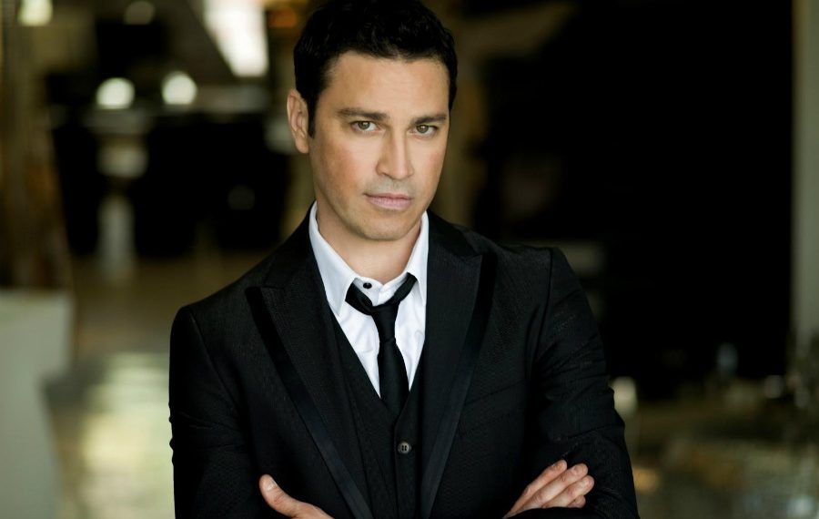 Tenorul Mario Frangoulis în premieră în România