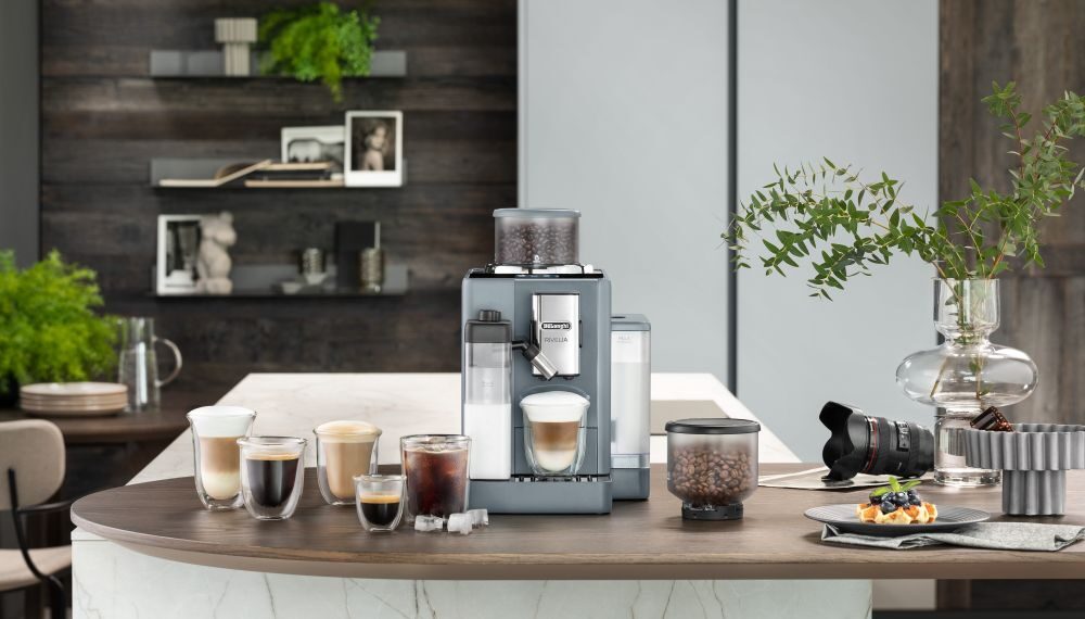 De’Longhi lansează espressorul Rivelia, care a câștigat trei premii IF Design